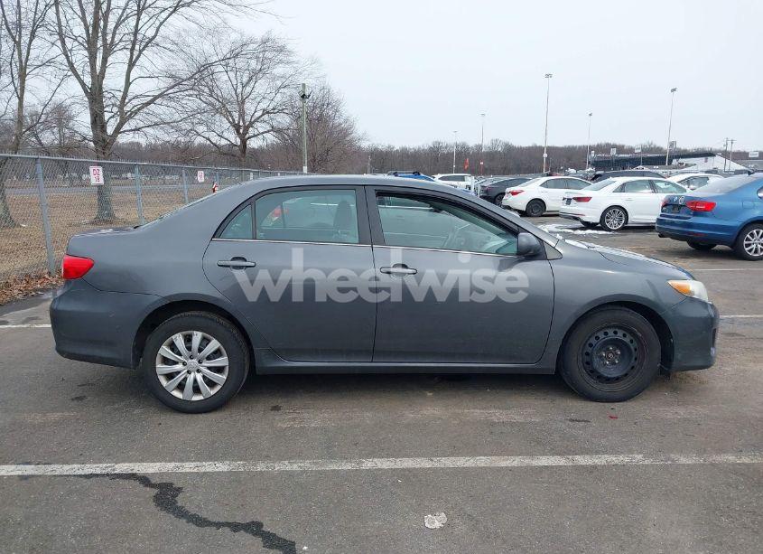 Photo 13 of 2013 Toyota Corolla LE (VIN 2T1BU4EE7DC026597)