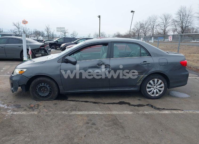 Photo 14 of 2013 Toyota Corolla LE (VIN 2T1BU4EE7DC026597)