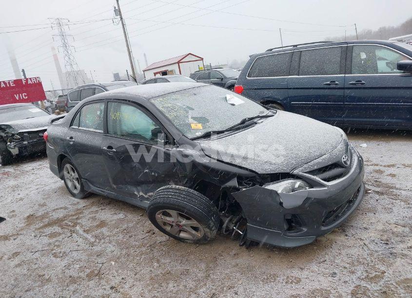 2013 Toyota Corolla S (VIN 2T1BU4EE7DC029192) main photo