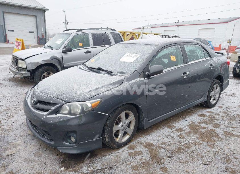Photo 2 of 2013 Toyota Corolla S (VIN 2T1BU4EE7DC029192)