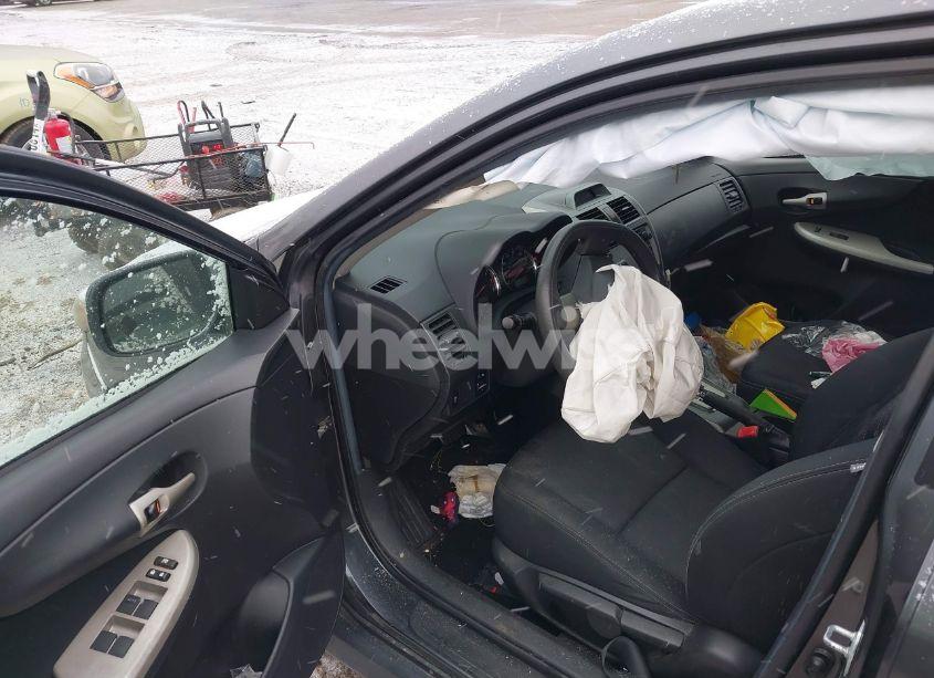 Photo 5 of 2013 Toyota Corolla S (VIN 2T1BU4EE7DC029192)