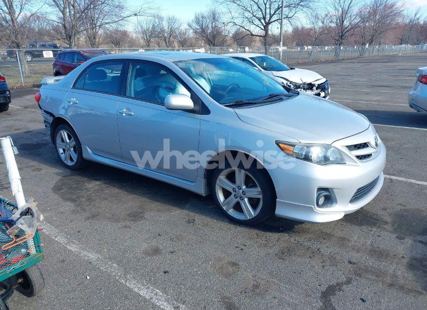 2013 Toyota Corolla S (VIN 2T1BU4EE7DC065836) main photo