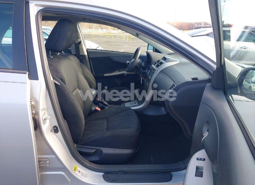 Photo 5 of 2013 Toyota Corolla S (VIN 2T1BU4EE7DC065836)