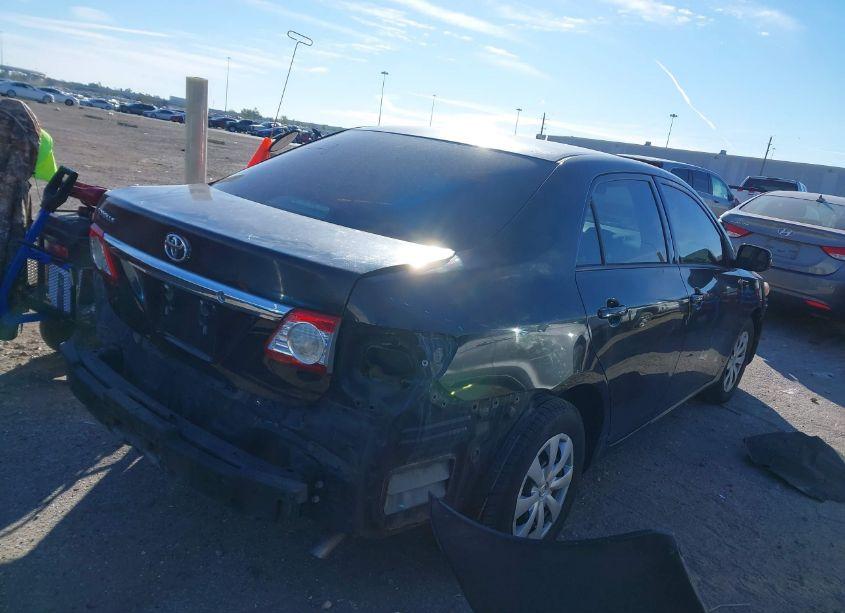 Photo 4 of 2013 Toyota Corolla L (VIN 2T1BU4EE7DC087044)