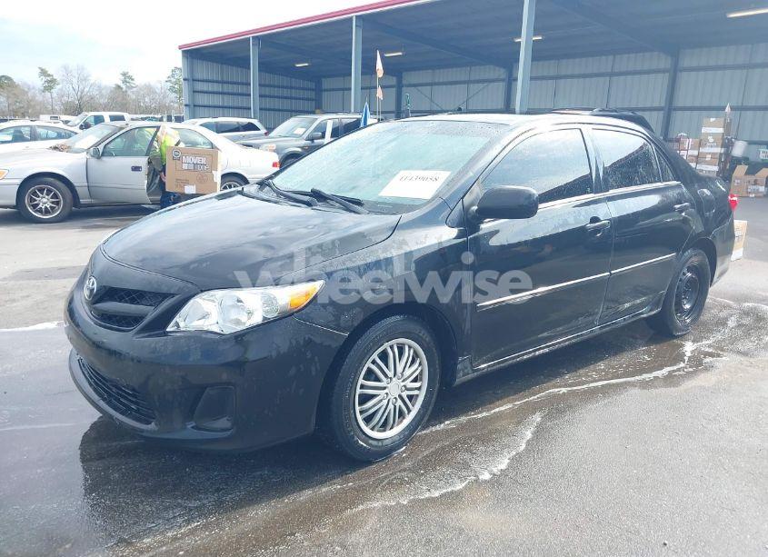 Photo 2 of 2013 Toyota Corolla L (VIN 2T1BU4EE7DC089439)
