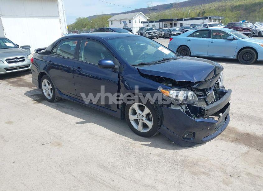 2013 Toyota Corolla S (VIN 2T1BU4EE7DC113139) main photo