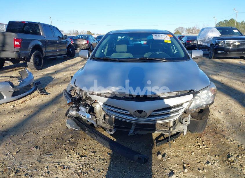 Photo 13 of 2013 Toyota Corolla LE (VIN 2T1BU4EE7DC113402)
