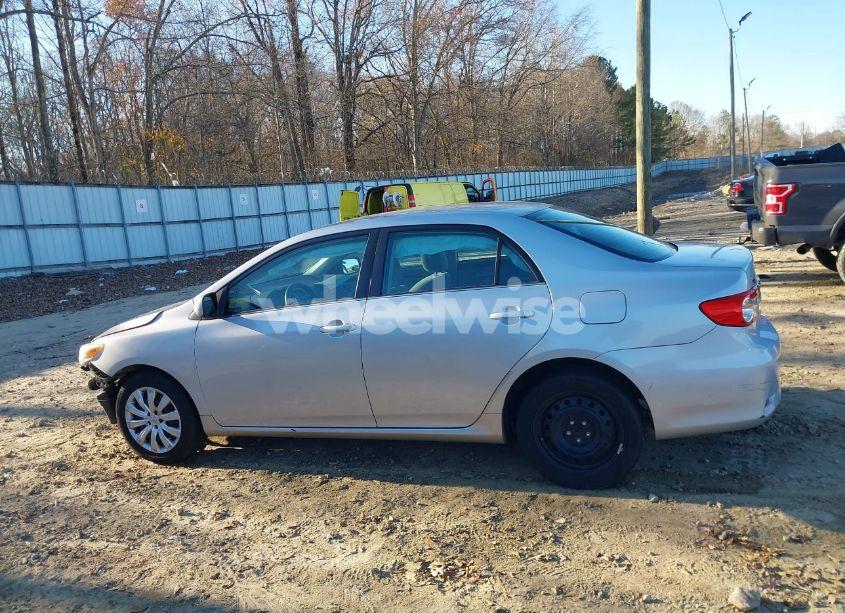 Photo 15 of 2013 Toyota Corolla LE (VIN 2T1BU4EE7DC113402)