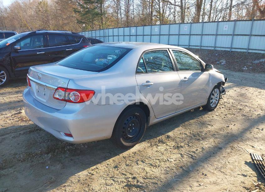 Photo 4 of 2013 Toyota Corolla LE (VIN 2T1BU4EE7DC113402)