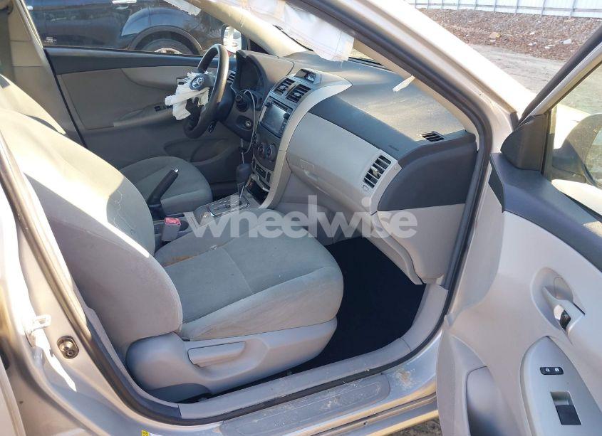 Photo 5 of 2013 Toyota Corolla LE (VIN 2T1BU4EE7DC113402)