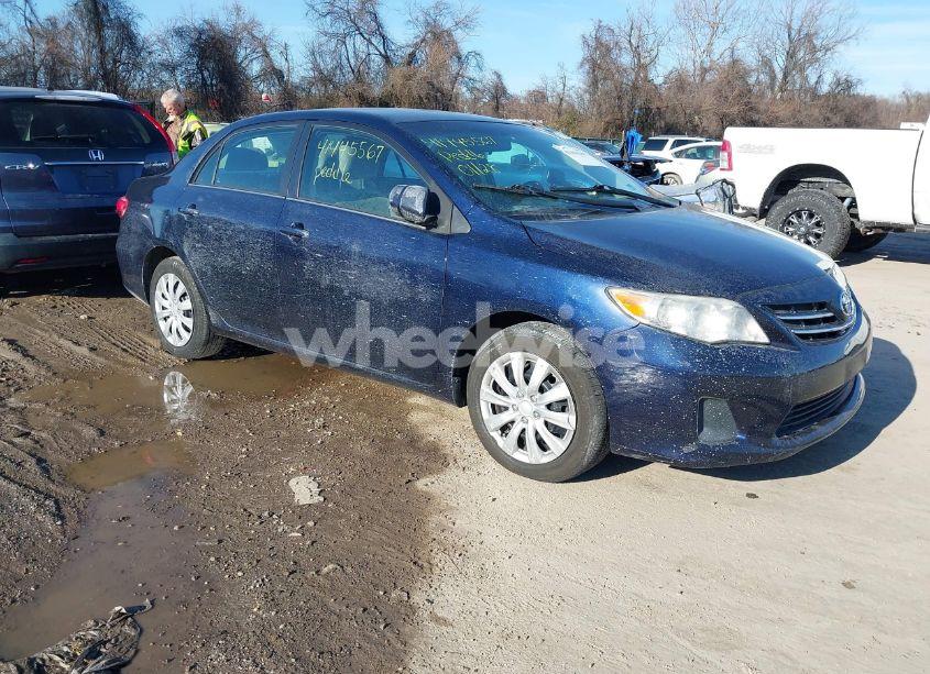 2013 Toyota Corolla LE (VIN 2T1BU4EE7DC123797) main photo