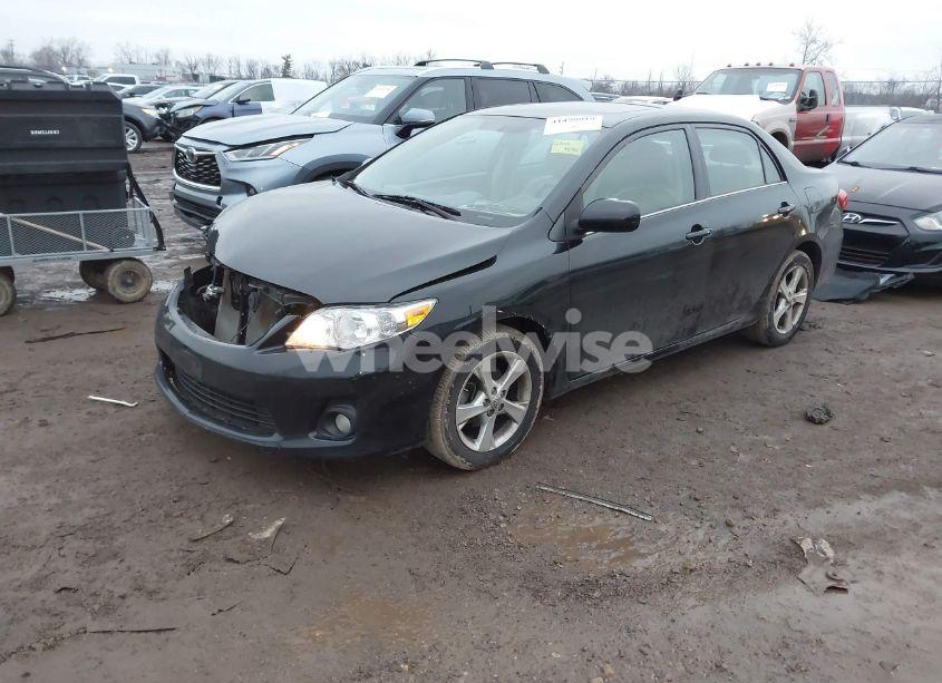 Photo 2 of 2013 Toyota Corolla LE (VIN 2T1BU4EE7DC124237)