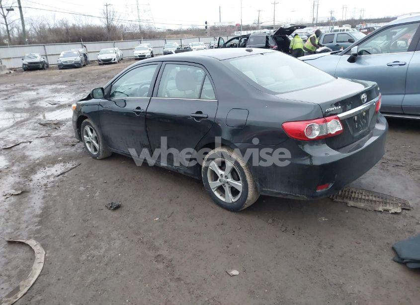 Photo 3 of 2013 Toyota Corolla LE (VIN 2T1BU4EE7DC124237)