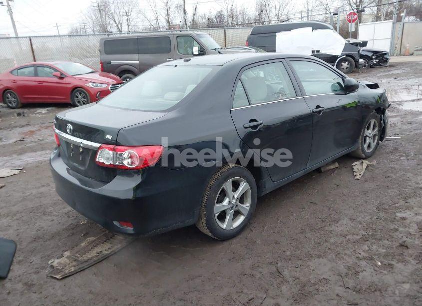 Photo 4 of 2013 Toyota Corolla LE (VIN 2T1BU4EE7DC124237)