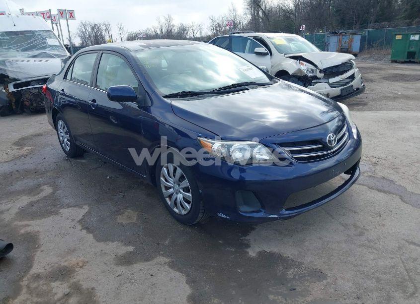 2013 Toyota Corolla LE (VIN 2T1BU4EE7DC924214) main photo