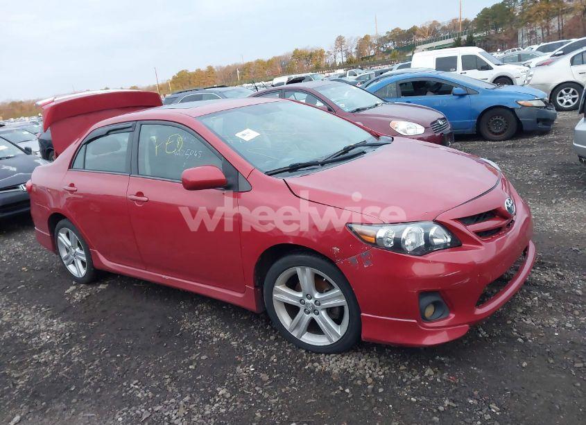 2013 Toyota Corolla S (VIN 2T1BU4EE7DC929476) main photo