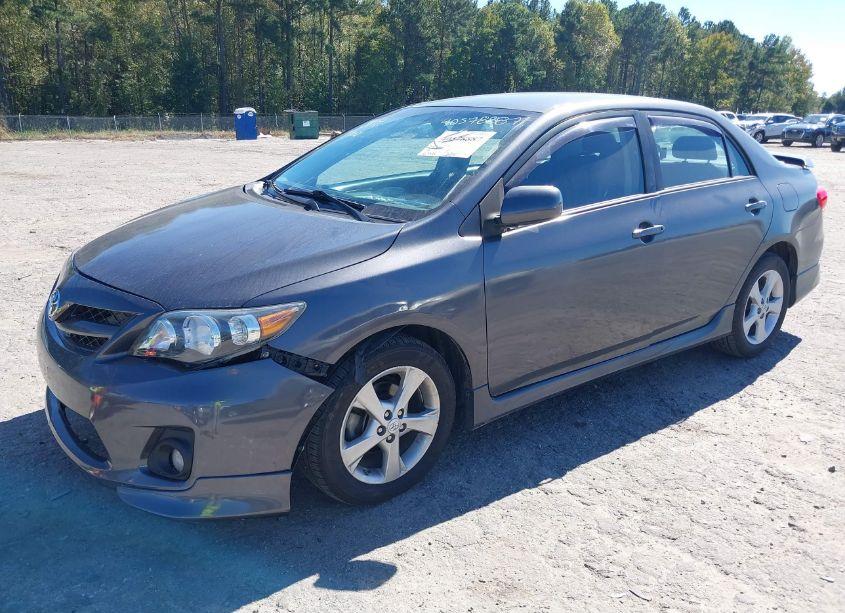 Photo 2 of 2013 Toyota Corolla S (VIN 2T1BU4EE7DC934435)