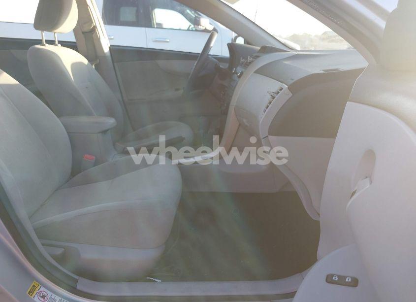 Photo 5 of 2013 Toyota Corolla L (VIN 2T1BU4EE7DC946052)