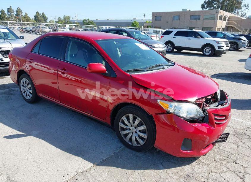 2013 Toyota Corolla LE (VIN 2T1BU4EE7DC964230) main photo