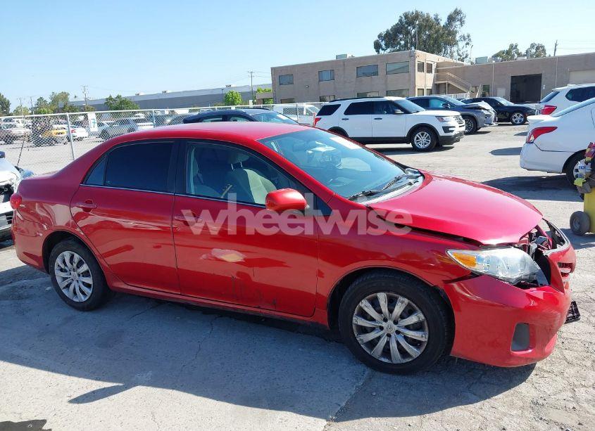 Photo 13 of 2013 Toyota Corolla LE (VIN 2T1BU4EE7DC964230)