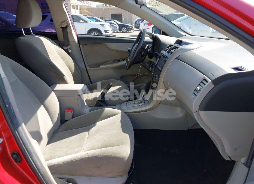 Photo 5 of 2013 Toyota Corolla LE (VIN 2T1BU4EE7DC964230)