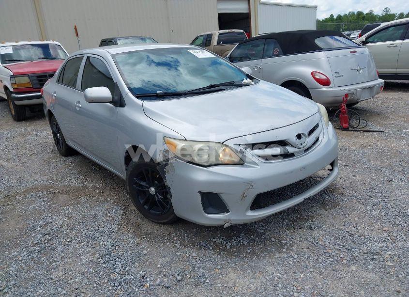 2013 Toyota Corolla L (VIN 2T1BU4EE7DC967872) main photo