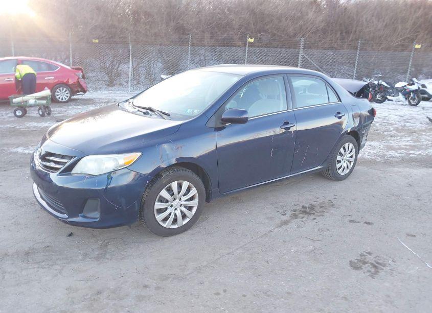 Photo 2 of 2013 Toyota Corolla LE (VIN 2T1BU4EE7DC972361)