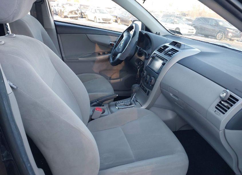 Photo 5 of 2013 Toyota Corolla LE (VIN 2T1BU4EE7DC972361)