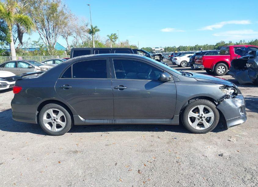Photo 13 of 2013 Toyota Corolla S (VIN 2T1BU4EE7DC987426)
