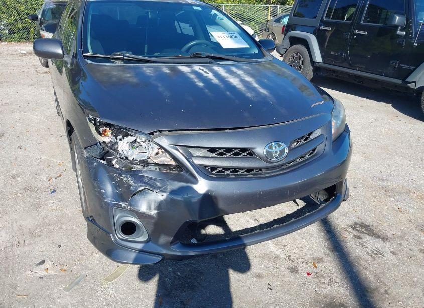 Photo 6 of 2013 Toyota Corolla S (VIN 2T1BU4EE7DC987426)