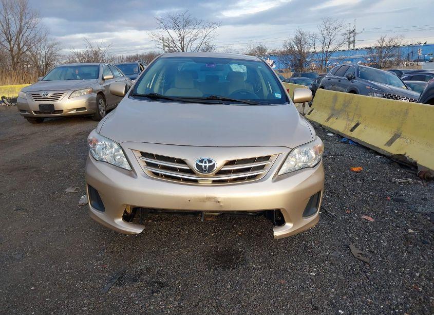 Photo 13 of 2013 Toyota Corolla LE (VIN 2T1BU4EE7DC987961)