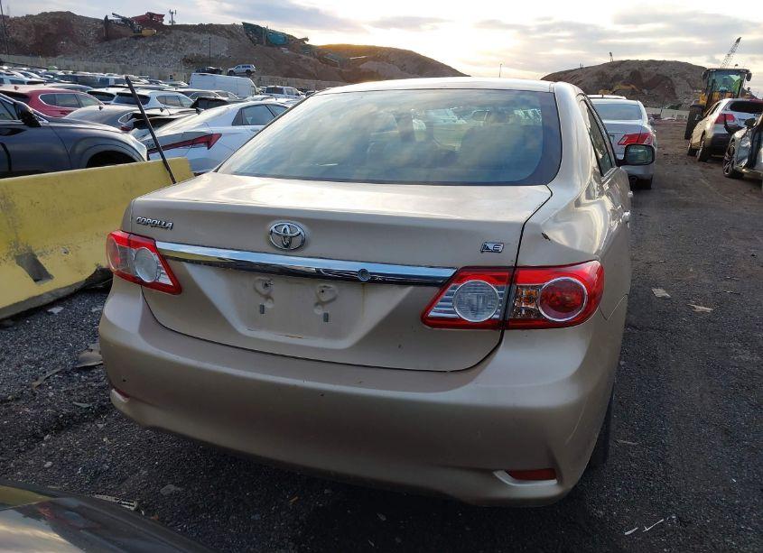 Photo 17 of 2013 Toyota Corolla LE (VIN 2T1BU4EE7DC987961)