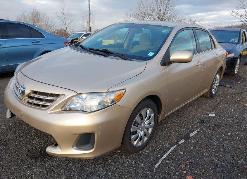 Photo 2 of 2013 Toyota Corolla LE (VIN 2T1BU4EE7DC987961)