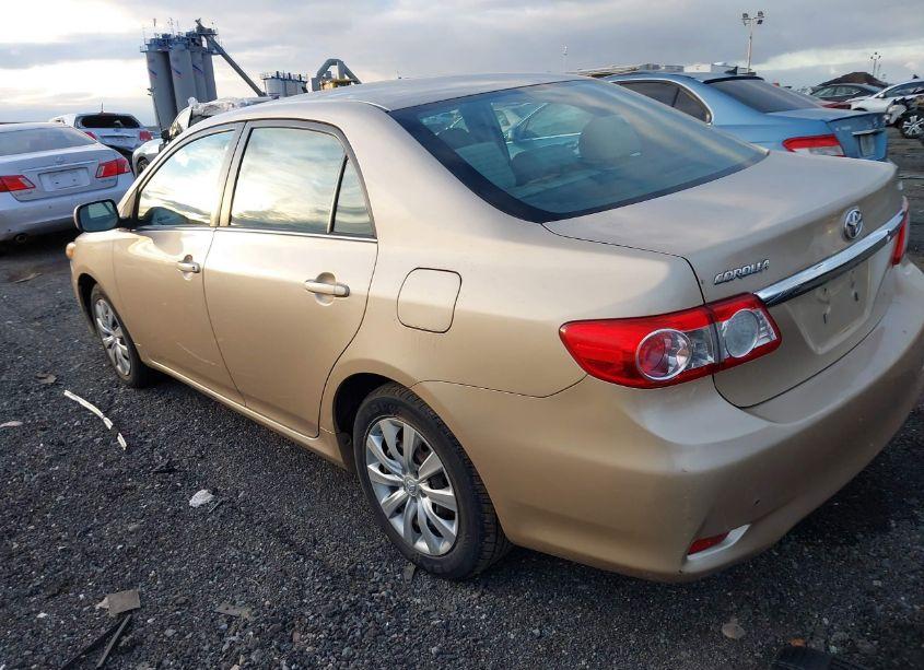 Photo 3 of 2013 Toyota Corolla LE (VIN 2T1BU4EE7DC987961)
