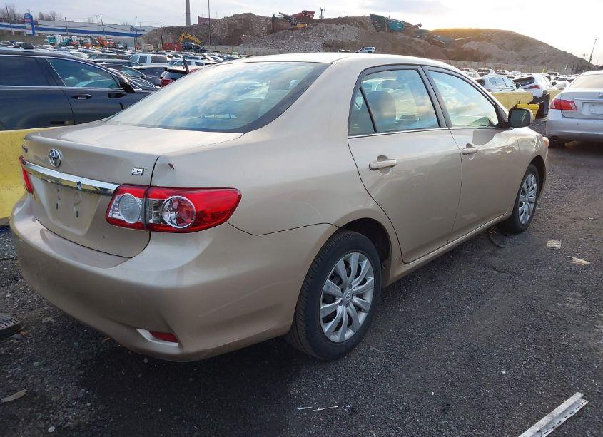 Photo 4 of 2013 Toyota Corolla LE (VIN 2T1BU4EE7DC987961)