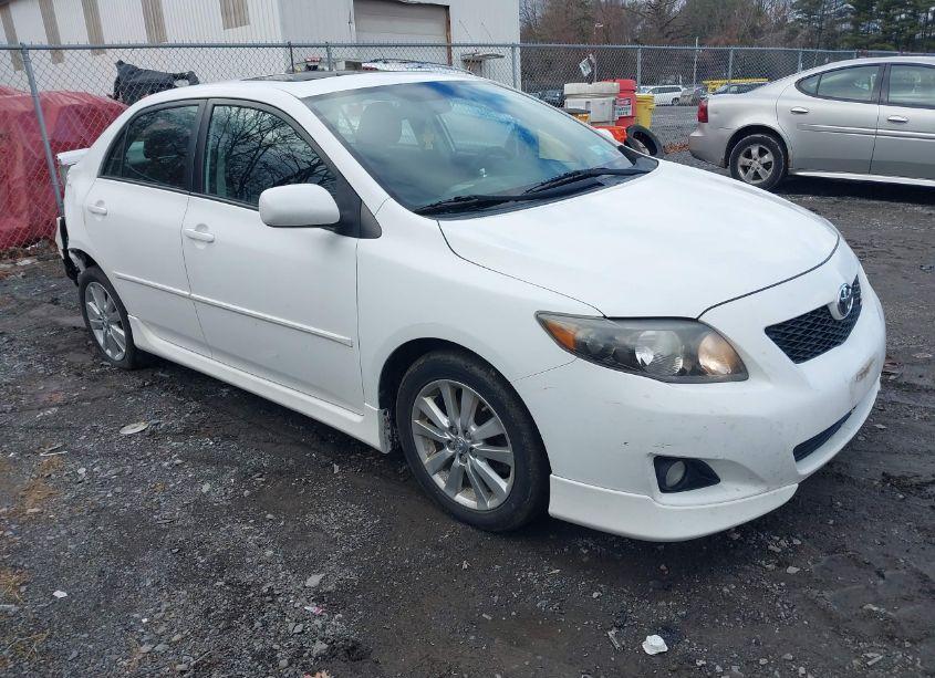 2010 Toyota Corolla S (VIN 2T1BU4EE8AC476626) main photo