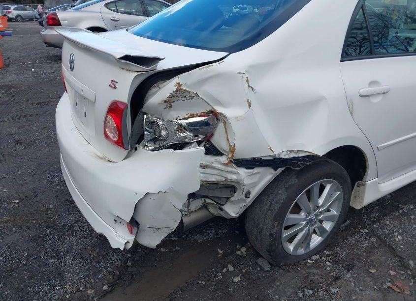 Photo 6 of 2010 Toyota Corolla S (VIN 2T1BU4EE8AC476626)