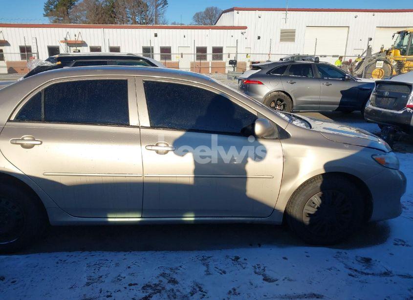 Photo 13 of 2010 Toyota Corolla LE (VIN 2T1BU4EE8AC501802)