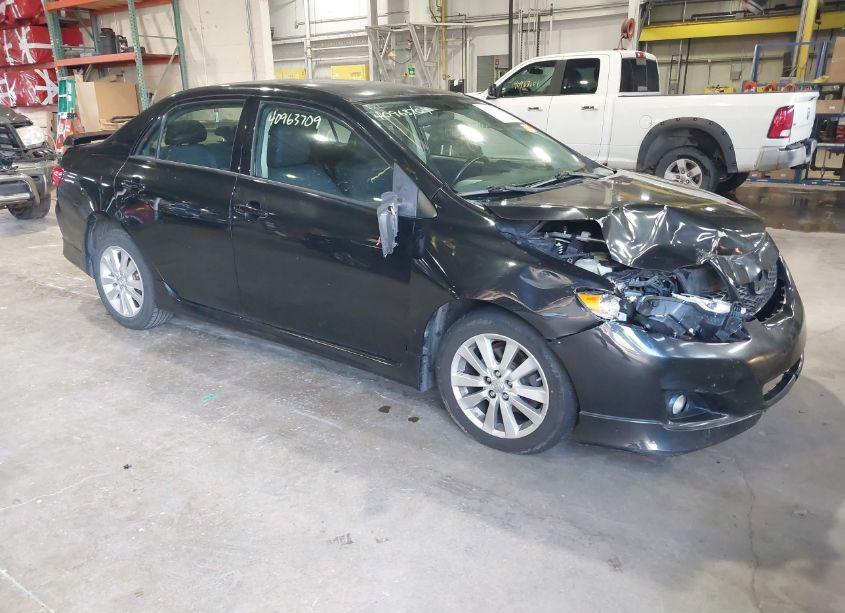 2010 Toyota Corolla S (VIN 2T1BU4EE8AC521970) main photo