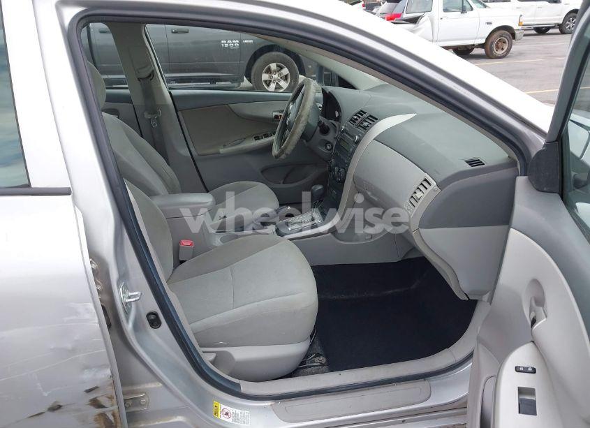 Photo 5 of 2010 Toyota Corolla LE (VIN 2T1BU4EE8AC527803)