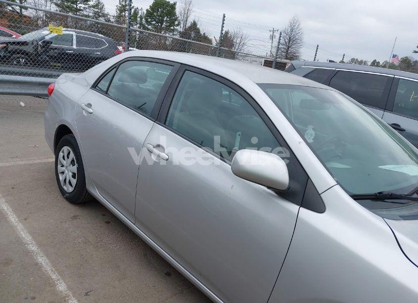 Photo 13 of 2011 Toyota Corolla LE (VIN 2T1BU4EE8BC567462)