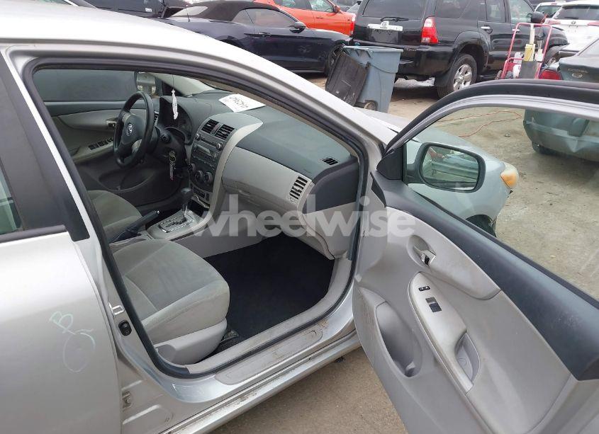 Photo 5 of 2011 Toyota Corolla LE (VIN 2T1BU4EE8BC567462)