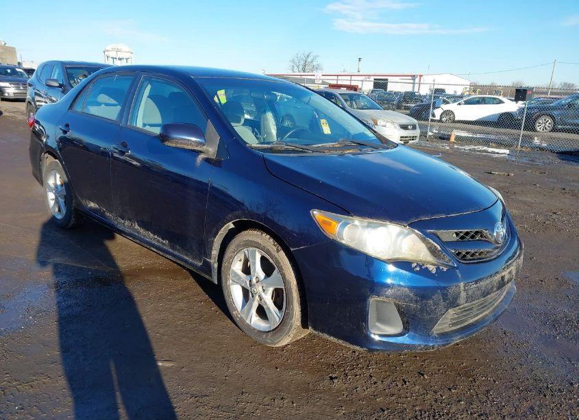 2011 Toyota Corolla LE (VIN 2T1BU4EE8BC604798) main photo