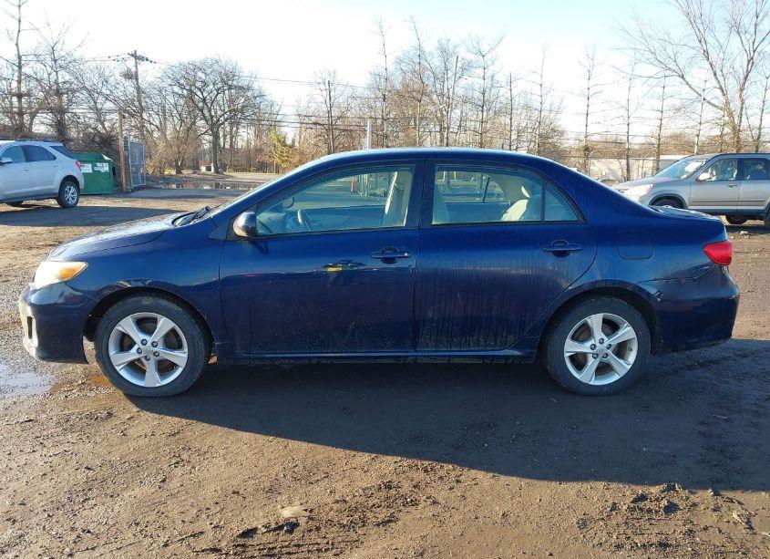 Photo 14 of 2011 Toyota Corolla LE (VIN 2T1BU4EE8BC604798)