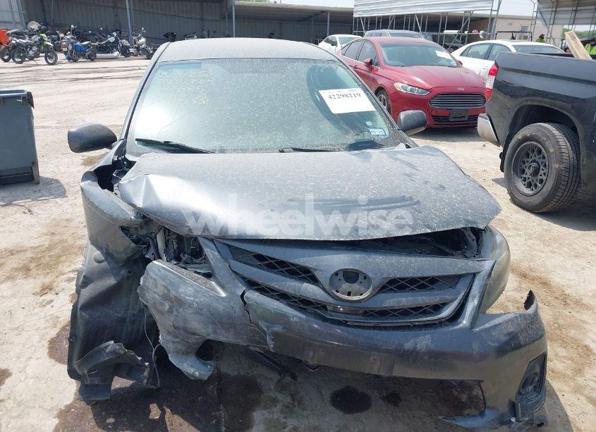 Photo 11 of 2011 Toyota Corolla S (VIN 2T1BU4EE8BC644685)