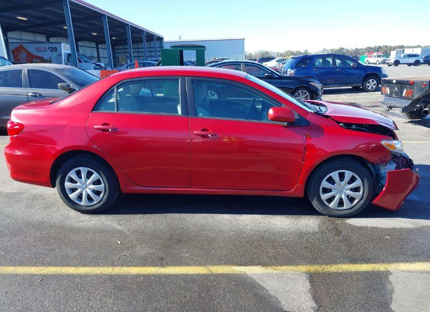 Photo 13 of 2011 Toyota Corolla LE (VIN 2T1BU4EE8BC646324)