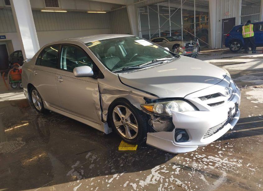 2011 Toyota Corolla S (VIN 2T1BU4EE8BC661826) main photo