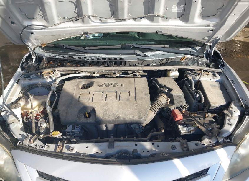 Photo 10 of 2011 Toyota Corolla S (VIN 2T1BU4EE8BC661826)