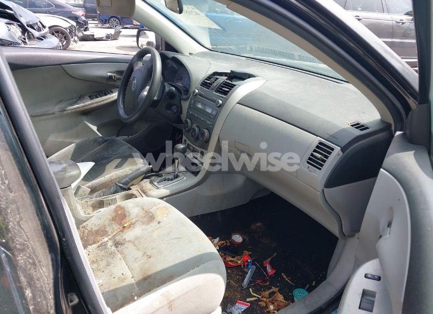 Photo 5 of 2011 Toyota Corolla LE (VIN 2T1BU4EE8BC685494)