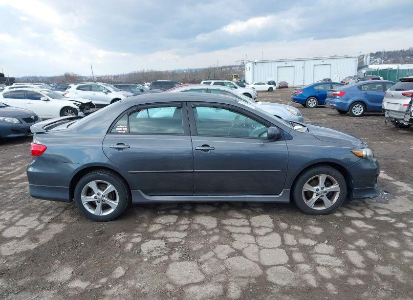 Photo 14 of 2011 Toyota Corolla S (VIN 2T1BU4EE8BC726741)